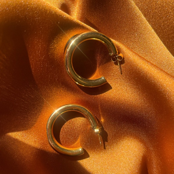 18k gold plated chunky Hoop earrings - Picture 1 of 6